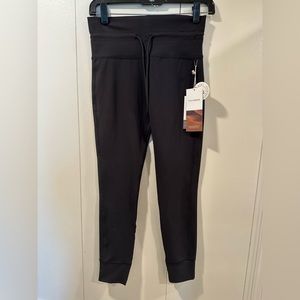 Brand New Vuori black leggings size medium